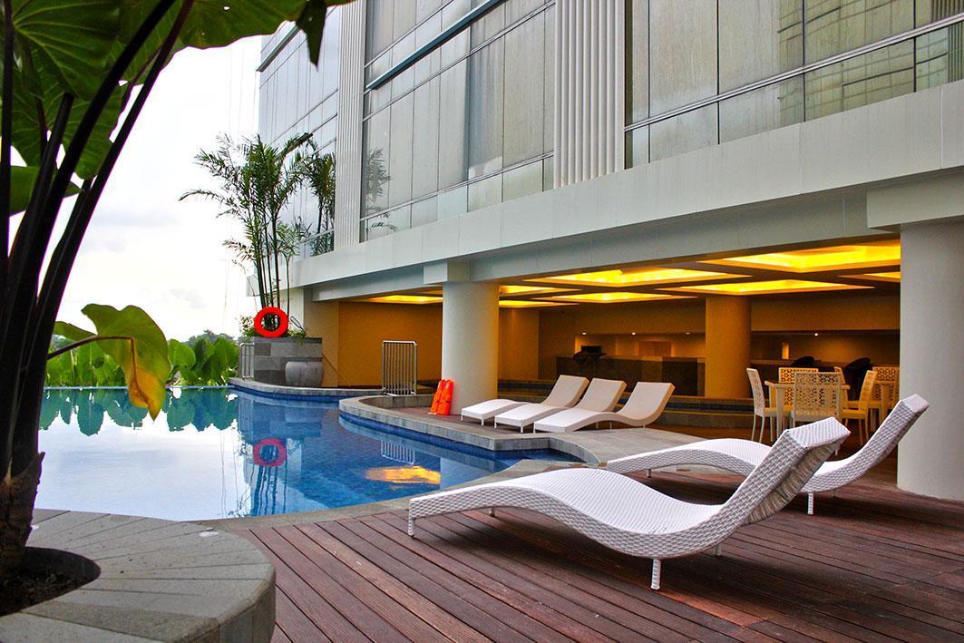 The Alana Yogyakarta Hotel And Convention Center Слеман Екстериор снимка