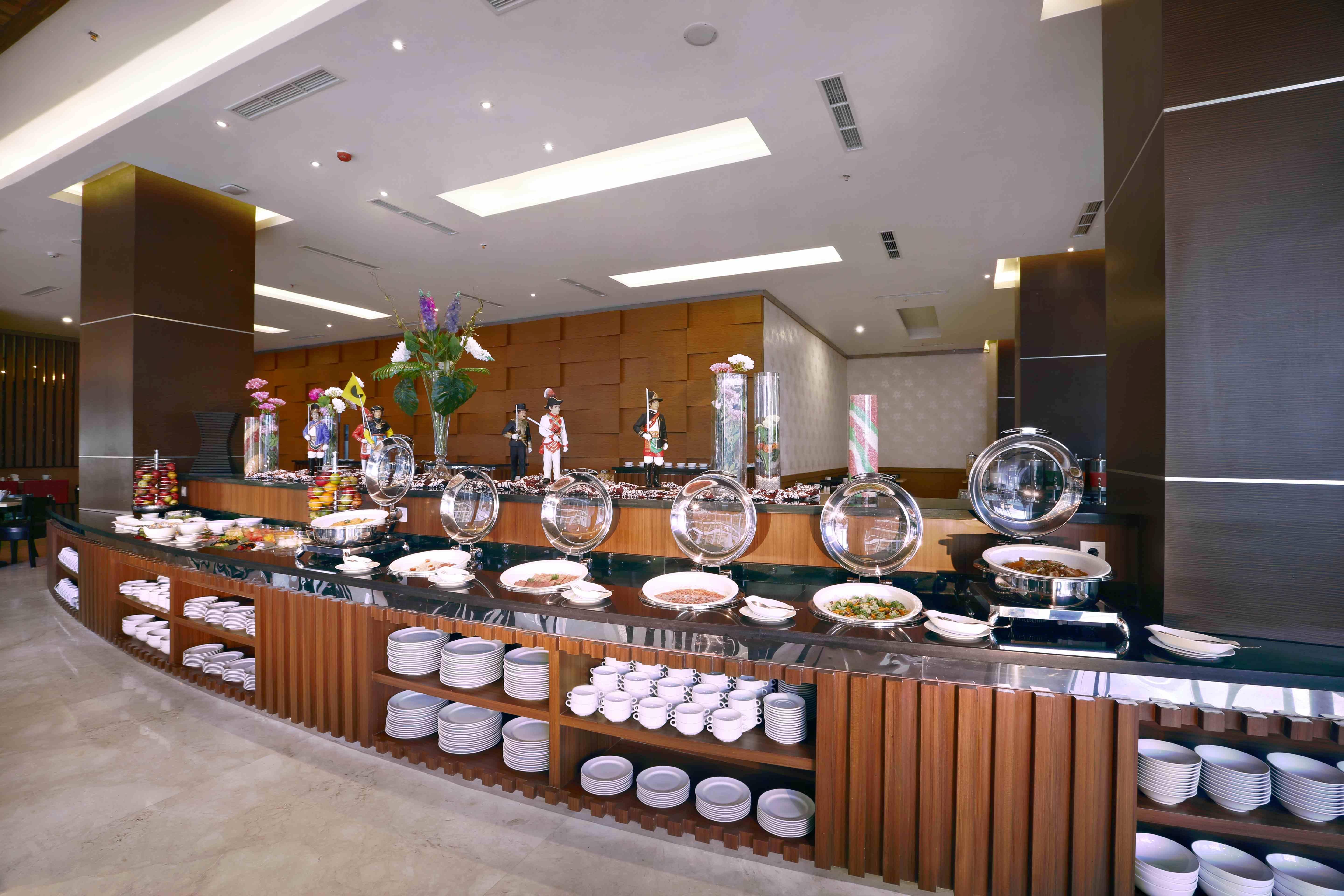 The Alana Yogyakarta Hotel And Convention Center Слеман Екстериор снимка