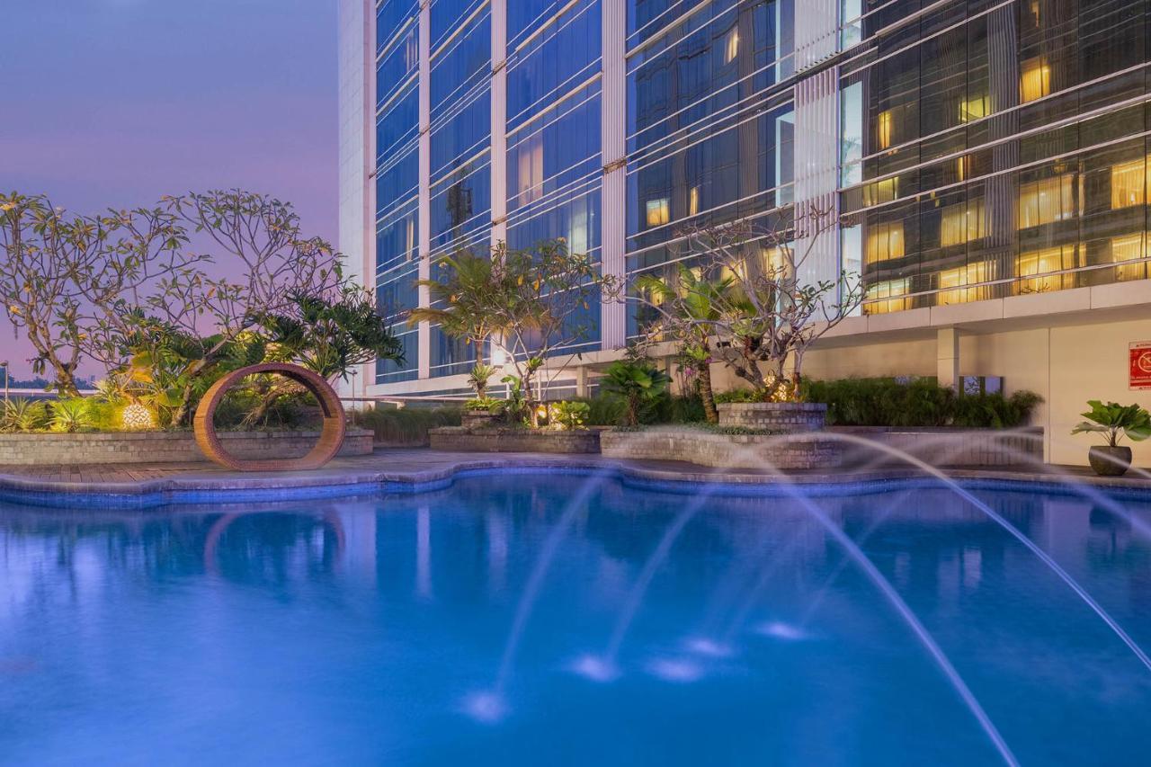 The Alana Yogyakarta Hotel And Convention Center Слеман Екстериор снимка