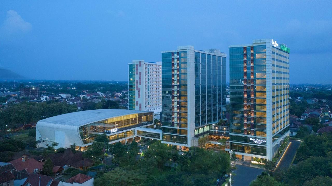 The Alana Yogyakarta Hotel And Convention Center Слеман Екстериор снимка