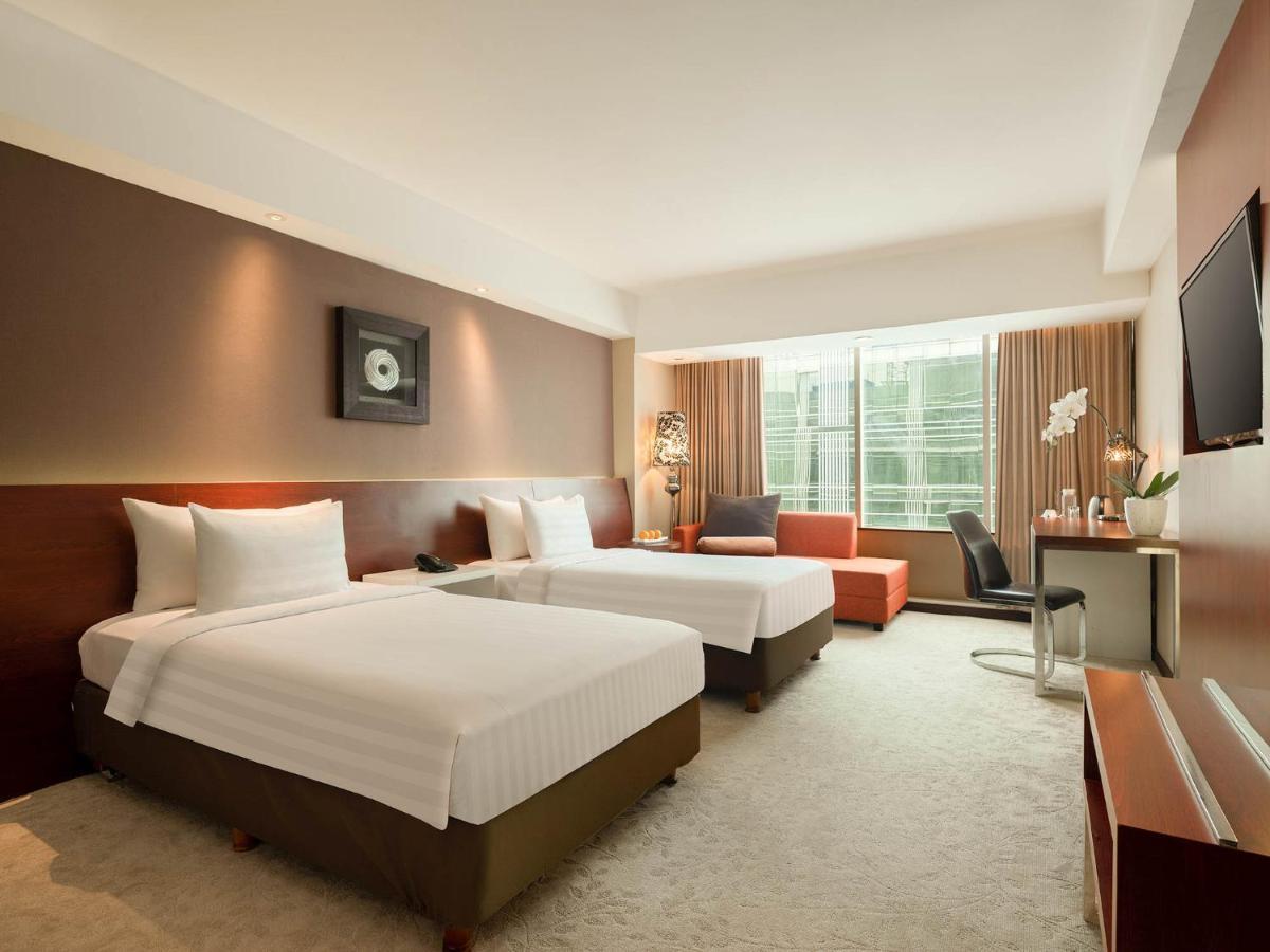 The Alana Yogyakarta Hotel And Convention Center Слеман Екстериор снимка