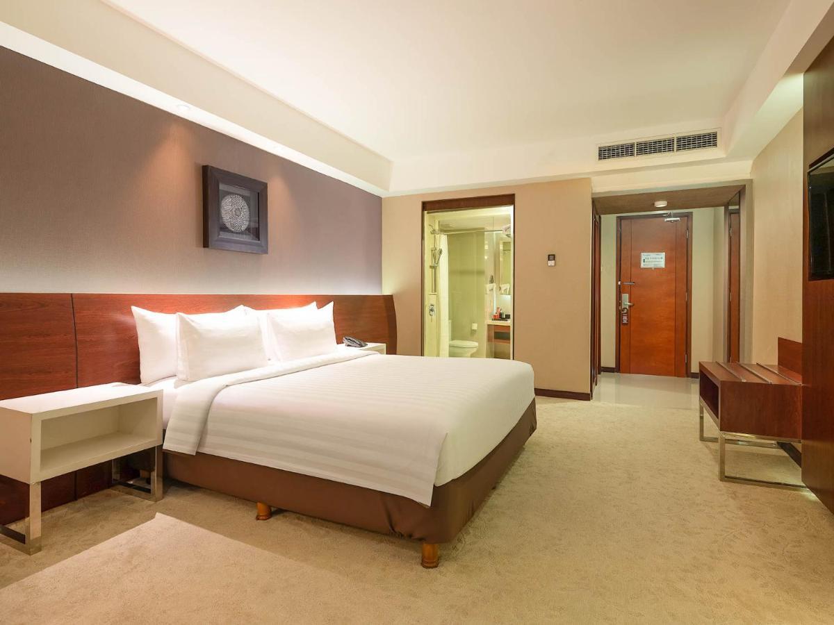 The Alana Yogyakarta Hotel And Convention Center Слеман Екстериор снимка