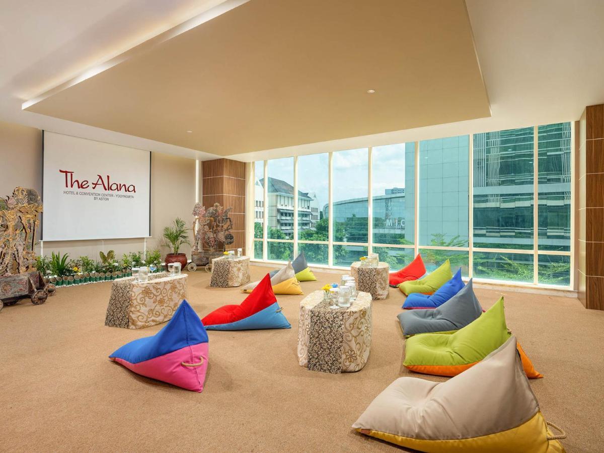 The Alana Yogyakarta Hotel And Convention Center Слеман Екстериор снимка