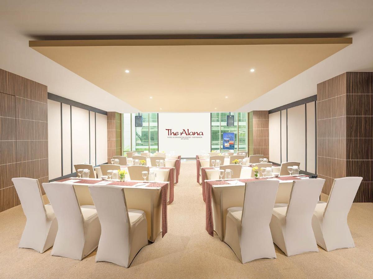 The Alana Yogyakarta Hotel And Convention Center Слеман Екстериор снимка