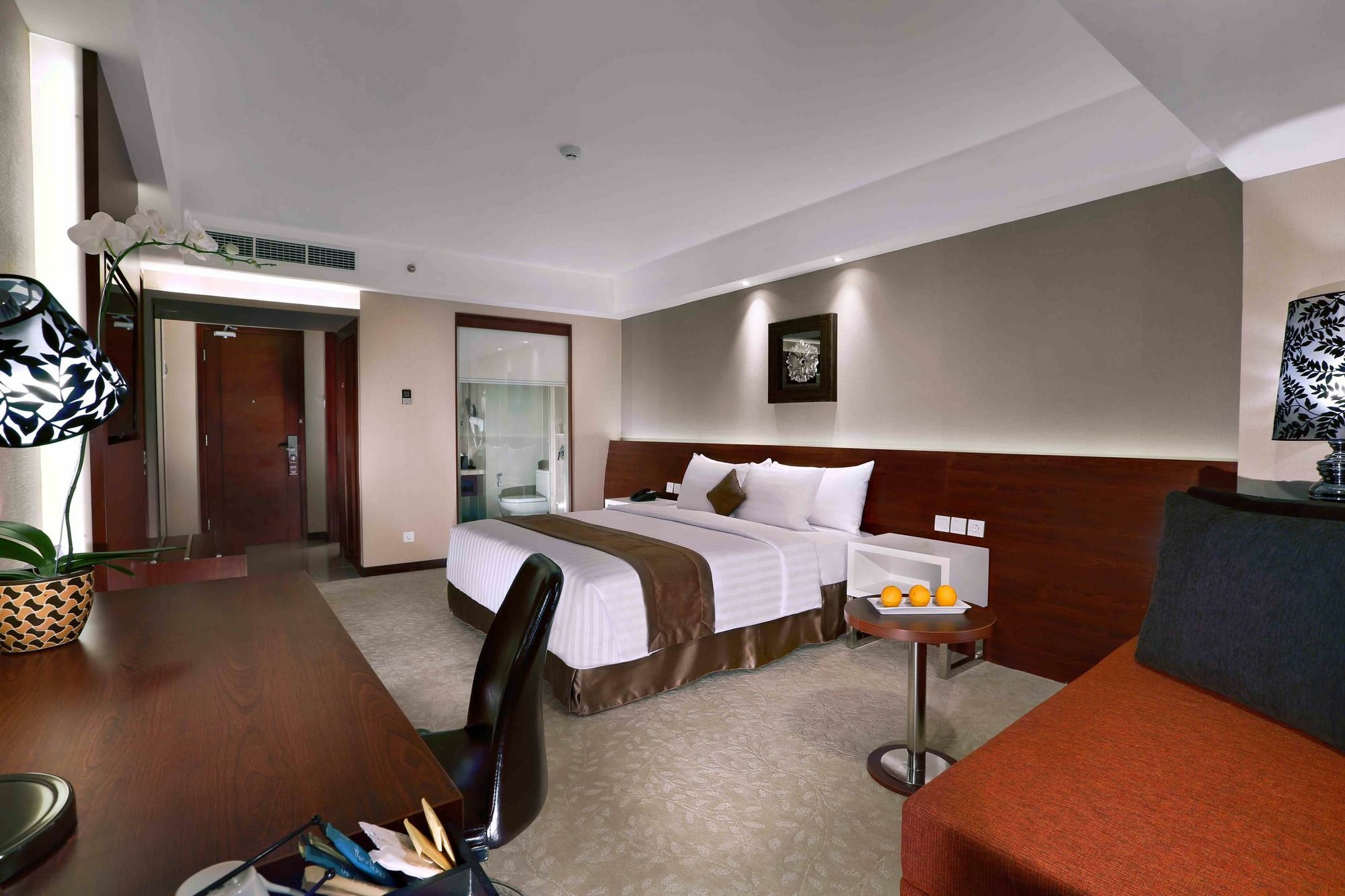 The Alana Yogyakarta Hotel And Convention Center Слеман Екстериор снимка